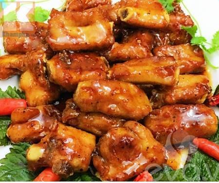 Làm sườn xào chua ngọt