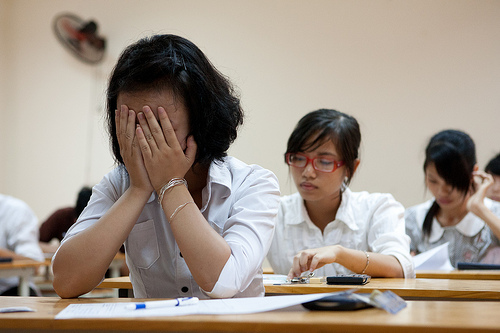 Thi trượt đại học vì bị đi ỉa