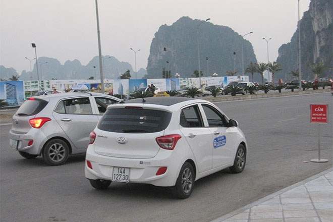 Du lịch Hạ Long đi taxi nào rẻ nhất