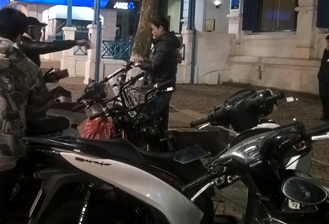 Gửi xe qua đêm ở đâu