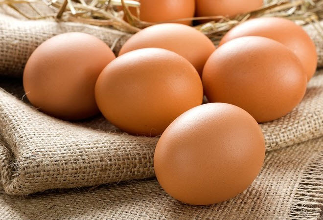 Trứng gà đỏ khác gì với trứng gà ta
