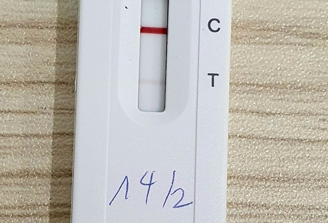 Xét nghiệm có một vạch mờ thì có phải dương tính không