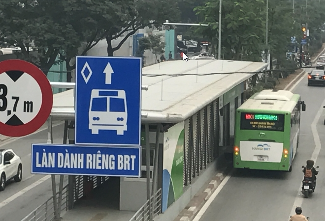 Đi xe bus nhanh BRT đi làm